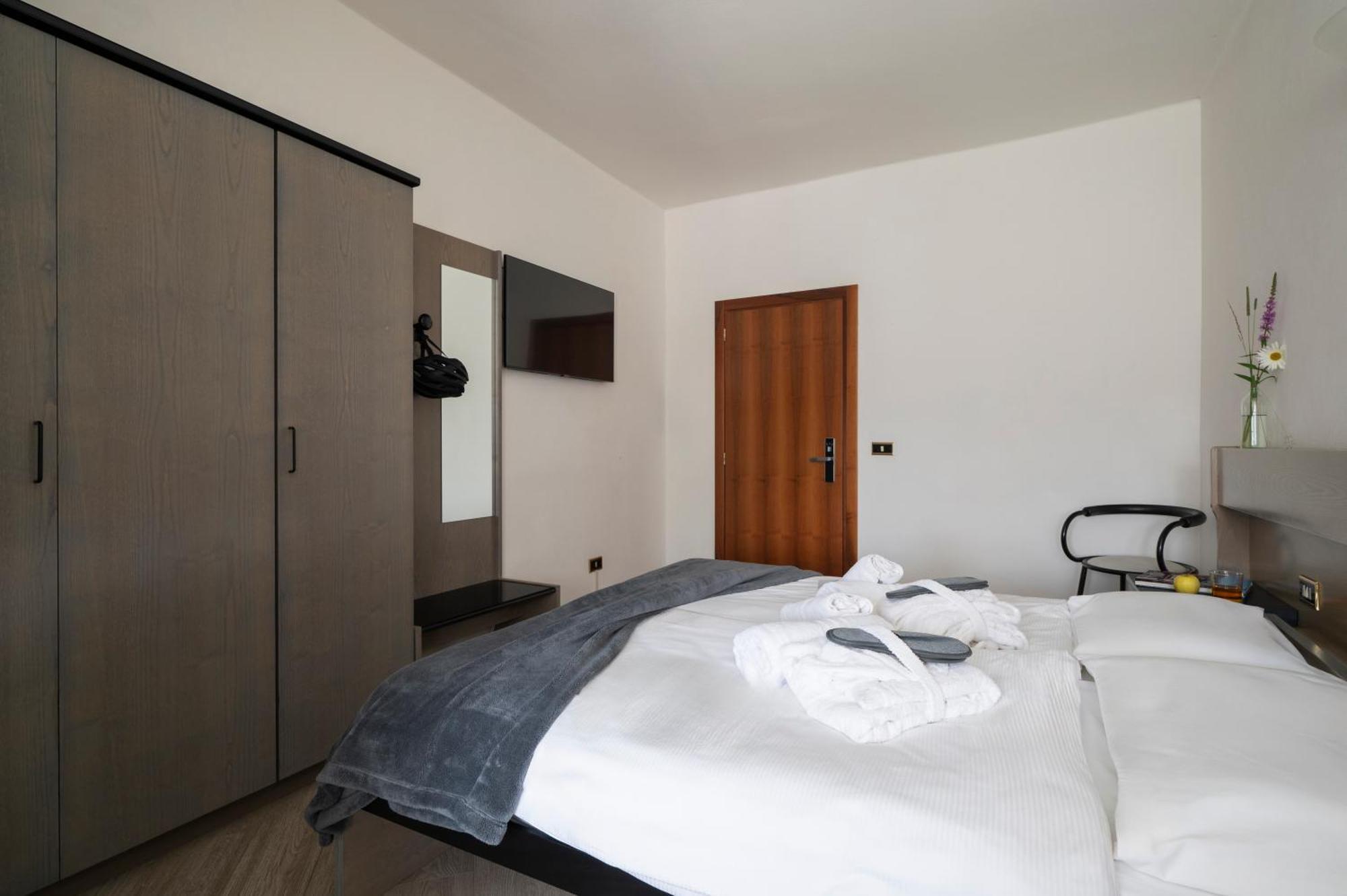 Hotel Scoiattolo 巴塞尔加·迪·皮纳 外观 照片