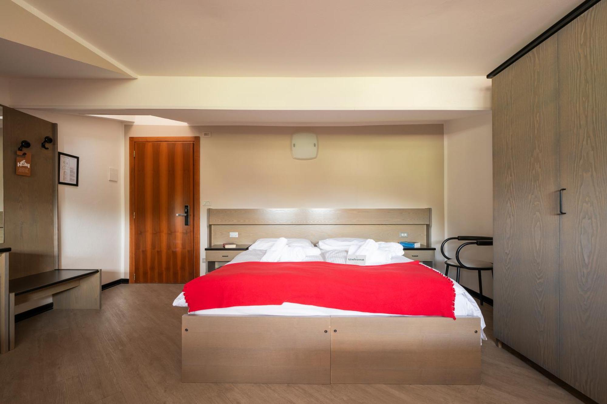 Hotel Scoiattolo 巴塞尔加·迪·皮纳 外观 照片